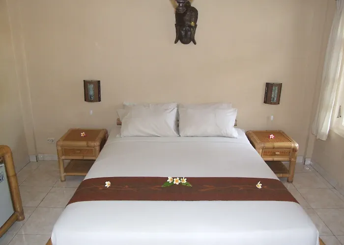 Chonos Hotel Lovina Beach