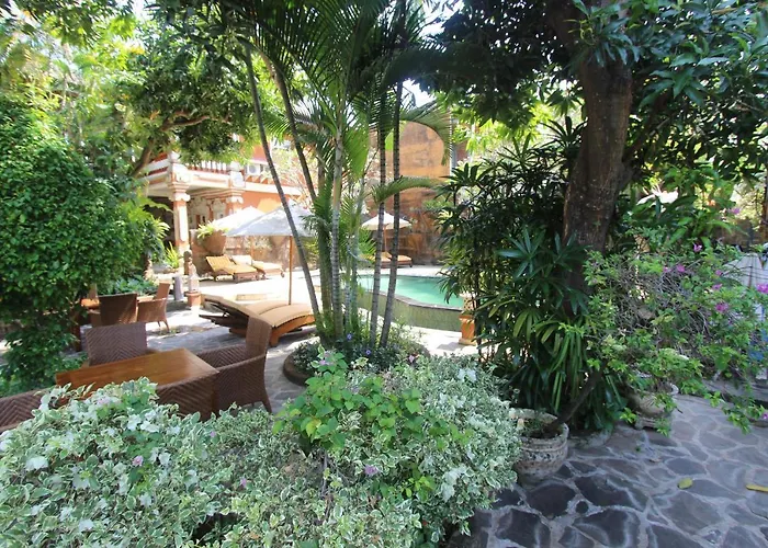 Chonos Hotel Lovina Beach